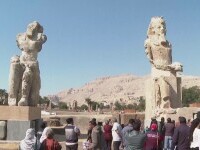 Coloșii lui Memnon. Moment impresionant în Egipt. Două statui ”colosale” ale unui faraon au fost dezvăluite publicului