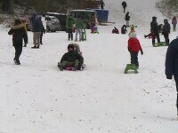 Codurile de vreme rea au adus ninsoarea la care visau turiștii de la munte. Turist străin: ”Îmi place foarte mult România”