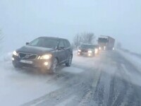Haos provocat de vreme, în România. Șoferii au căzut în șanț din cauza viscolului. Mii de români au rămas fără curent
