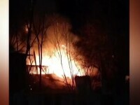 Explozie urmată de incendiu violent, în Galați. Un bărbat a ajuns la spital cu arsuri grave. Deflagrația a fost filmată