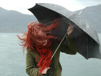 Cod galben de vânt puternic, cu ninsoare viscolită, în mai multe zone din țară. Rafalele pot atinge 120 km/h. HARTĂ