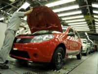 Angajatii Dacia vor primi in acest an o majorare salariala de 300 de lei