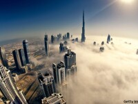 Fenomenul care are loc doar de doua ori pe an. Orasul Dubai, in imagini incredibile