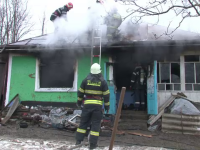 O batrana de 87 de ani a ars de vie in propria casa. Pompierii inca cerceteaza cauzele incendiului