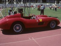 Un Ferrari de curse, din anii '50, a fost vandut cu peste 32 milioane euro, doborand un record absolut