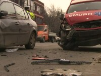 Echipaj SMURD, implicat intr-un accident in Capitala. Femeile din cealalta masina au fost ranite