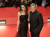 George Clooney si sotia sa, aparitie impecabila pe covorul rosu la Berlin. Gluma facuta de actor unei colege de breasla