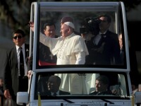 Gestul impresionant al unei fetite bolnave de cancer pentru Papa. Momentul i-a lasat cu ochii in lacrimi pe cei prezenti