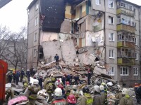 Explozie puternica intr-un bloc din Rusia, in urma unei scurgeri de gaze. Cel putin sapte persoane si-au pierdut viata