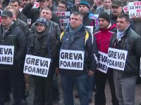 Peste 3.000 de oameni au protestat la Targu Jiu. Mutarea sediului CEO la Bucuresti i-a scos pe angajati in strada