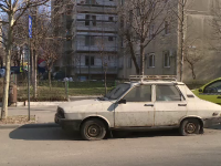 Mii de masini vechi abandonate in Bucuresti, in ciuda crizei de locuri de parcare. Ce risca proprietarii lor