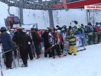 O ora schiezi, trei ore stai la coada. Lunga lista de probleme cu care se confrunta turistii in Poiana Brasov