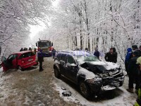 Trei mașini implicate într-un accident, în Brăiești: 3 persoane au fost rănite