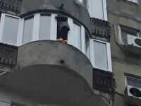 O femeie care amenința că se aruncă de la etajul 6, salvată după 12 ore: „I-a distras atenția și a împins-o în interior”