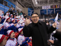 majorete nord-coreene si sosia lui Kim Jong-un