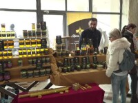 Mierea românească, pe cale de dispariţie. De ce scade producţia în fiecare an