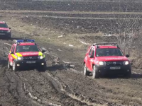 Premieră în țară. Pompierii ISU Mureș se antrenează alături de instructori auto