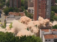 Momentul când fortăreaţa lui Pablo Escobar din Medellin este aruncată în aer. VIDEO