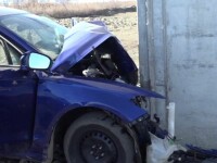 Un șofer s-a izbit violent de un stâlp, pe autostrada Sebeș-Turda. Ce spun martorii