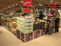 Legea care încurajează magazinele să doneze alimentele aproape de expirare