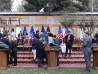 Guvernul afgan semnează acordul de pace cu talibanii, la Doha