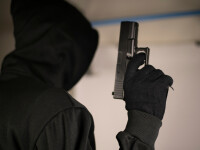 Un bărbat a încercat să jefuiască o bancă din București cu un pistol de jucărie, dar a plecat după ce a fost refuzat