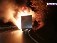 Un camion plin cu anvelope a luat foc pe DN1. Momentul, filmat de șoferii din zonă. VIDEO
