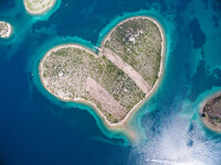 Insula Galesnjak din Croația, un refugiu pentru îndrăgostiți