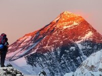 Doi alpinisti au primit interdictie de a vizita Muntele Everest. Incredibil ce au facut