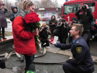 Cerere inedită în căsătorie a unui pompier din Ucraina. Ce i-a răspuns iubita