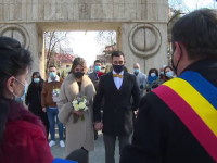Doi tineri și-au unit destinele la Poarta Sărutului din Târgu Jiu, chiar de Valentine's Day