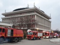 Incendiu izbucnit la Politehnica Bucureşti, cu degajări mari de fum din clădirea Rectoratului
