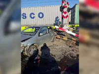 Mașina condusă de o femeie de 67 de ani, izbită de tren în Bacău. Ce a pățit bătrâna