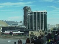 Demolare spectaculoasă. Fostul cazino al lui Trump a fost pus la pământ cu 300 de cartușe de dinamită