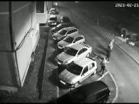 Tineri din Arad, prinși în timp ce furau catalizatoare din autoturisme