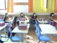 Simularea examenului de Evaluare Naţională pentru clasa a VIII-a a început cu proba scrisă la Limba şi literatura română