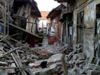 Explozie într-o clădire din Timişoara. Un bărbat a fost prins sub dărâmături. FOTO