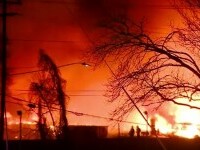 SUA: Peste 6.000 de oameni au fost evacuați de urgență, după ce o fabrică de îngrășăminte a luat foc