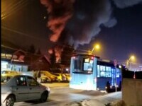 VIDEO Incendiu în București. 400 de metri pătrați sunt afectați