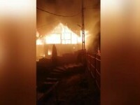 Familie cu doi copii rămasă pe drumuri, după ce un incendiu le-a mistuit casa, în Dragoslavele