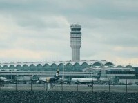 Traficul aerian deasupra României a crescut simțitor, pentru că avioanele ocolesc Ucraina