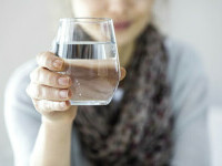 Greșelile în hidratare afectează cele mai importante organe. Când și cum trebuie să bem apă