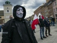 Gruparea de hackeri Anonymus a declarat război Rusiei și a atacat site-urile rusești