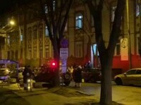 Alarmă de incendiu la un cămin de mediciniști din Timișoara. O ușă a luat foc, de la un reșou