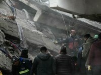 Imaginile dezastrului, după cutremurele din Turcia. Clădiri rase de pe fața Pământului, oameni sub dărâmături GALERIE FOTO