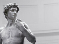 La Florenţa, statuia lui David, de Michelangelo, este curăţată de praf la fiecare două luni
