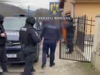 Arsenal într-o locuință din Rusca Montană și o mașină declarată furată. Doi bărbați au ajuns după gratii
