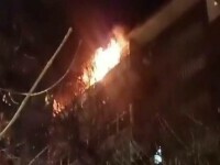 O lumânare aprinsă a provocat un incendiu într-un apartament din București. Au fost flăcări mari și în Bragadiru