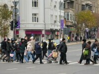 oameni pe strada, bucuresti