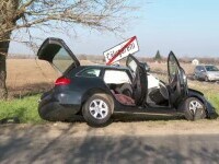 Un mort și doi răniți într-un accident din Arad. „A fost o ceartă şi a tras brusc stânga”
